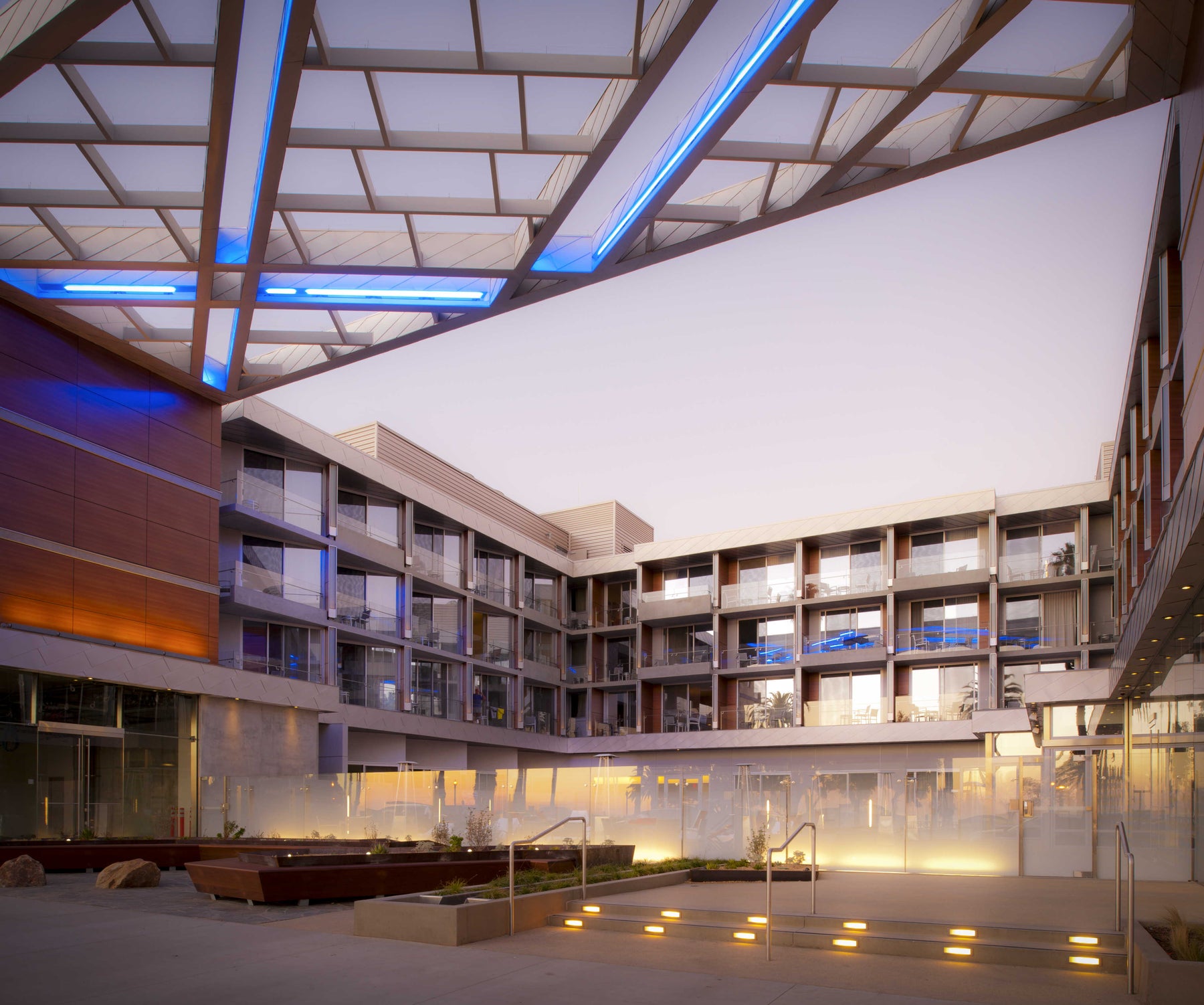 SHORE HOTEL
